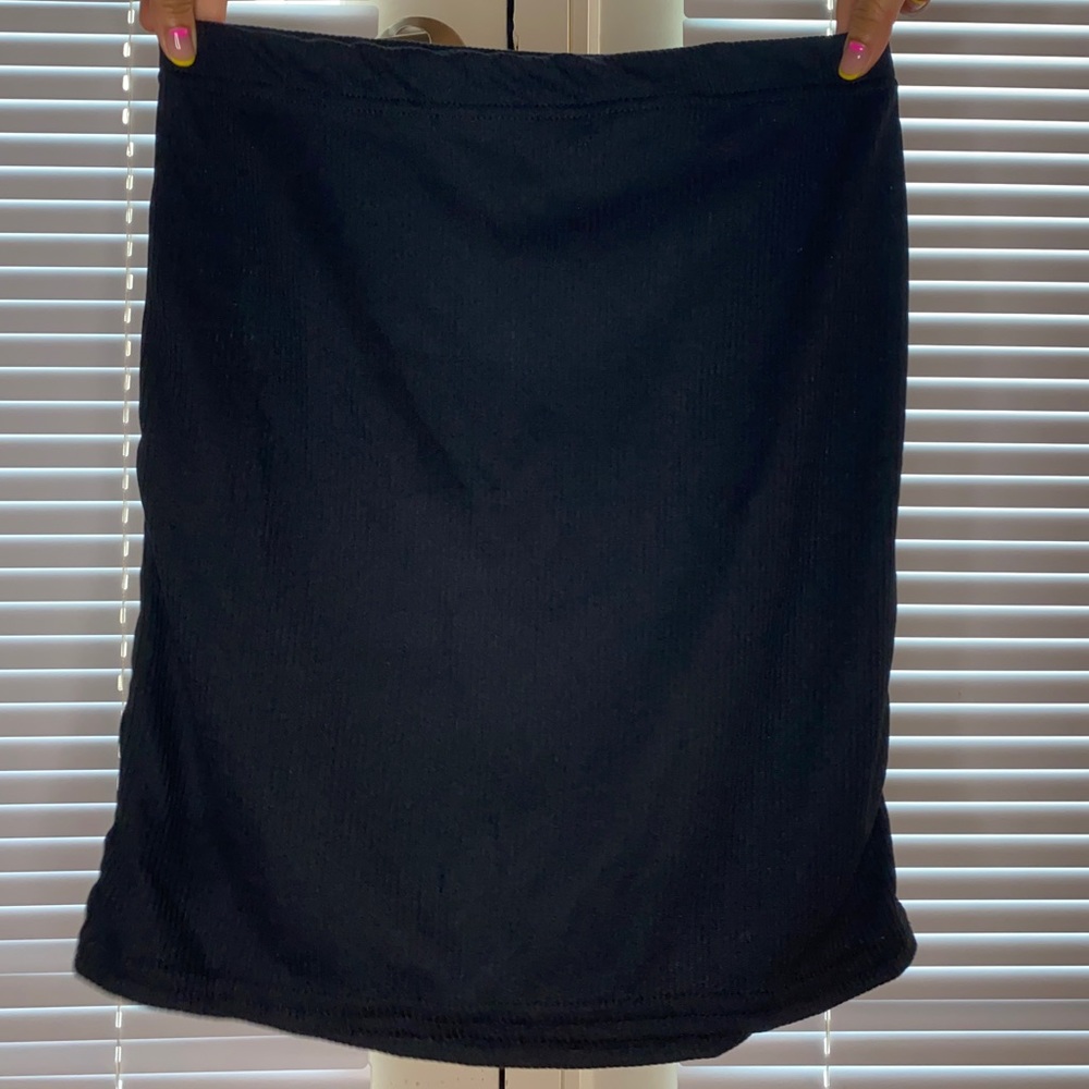 Black ribbed skirt